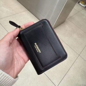 Burberry 經典拉鍊零錢卡包