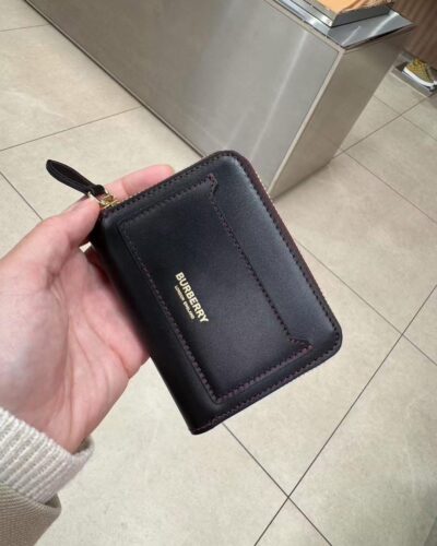 Burberry 經典拉鍊零錢卡包