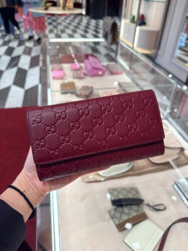 GUCCI經典牛皮壓紋掀蓋長夾