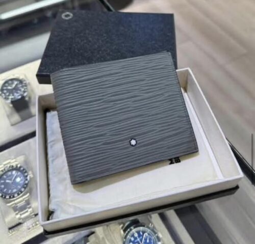 Montblanc萬寶龍4810匠心系列8卡短夾